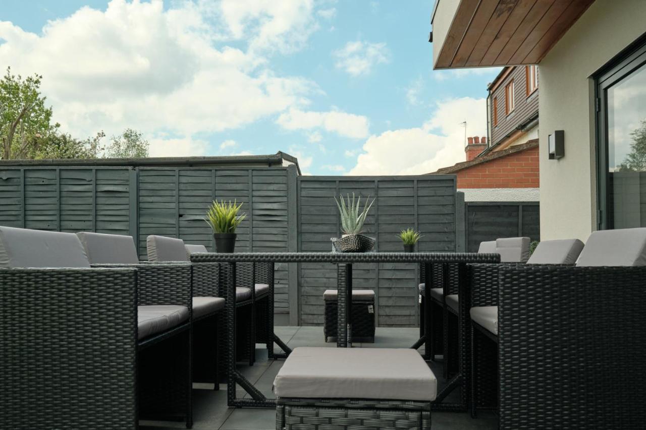 Modern Spacious House - Sleeps 16, Free Parking, Sun Terrace Nuneaton Exterior photo